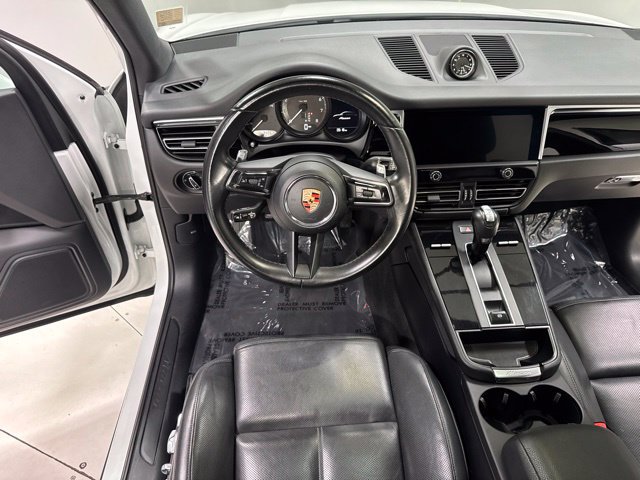 Used 2024 Porsche Macan w/ Premium Plus Package AWD/4WD image 17