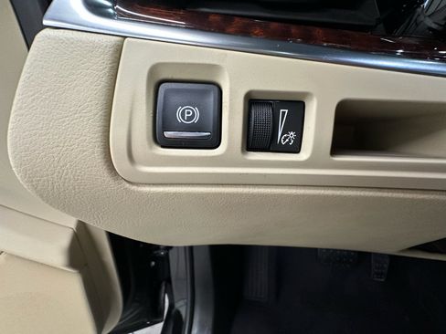 Used 2018 Cadillac XT5 Luxury w/ Driver Awareness Package AWD/4WD image 29