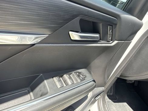 Certified 2025 GMC Acadia Elevation AWD/4WD image 24