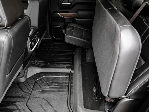 Used 2019 Chevrolet Silverado 1500 High Country w/ Technology Package image 22