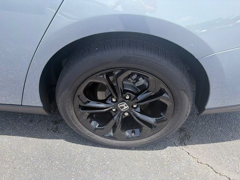 Certified 2025 Honda Accord SE image 40