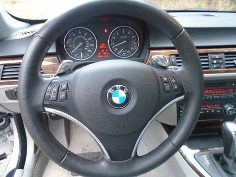 Used 2009 BMW 328i Coupe image 12