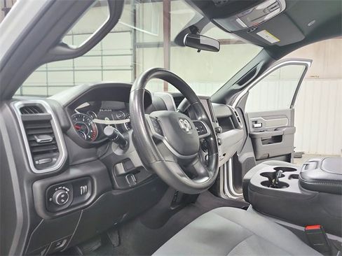 Used 2022 RAM 2500 Big Horn w/ Cold Weather Group image 18