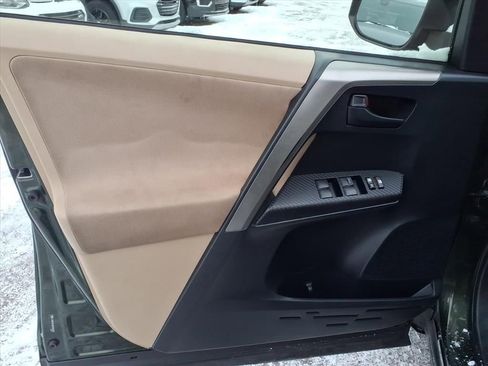 Used 2013 Toyota RAV4 XLE image 14