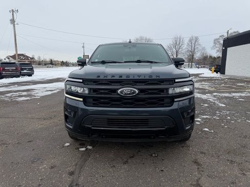 Used 2022 Ford Expedition Max Limited image 12