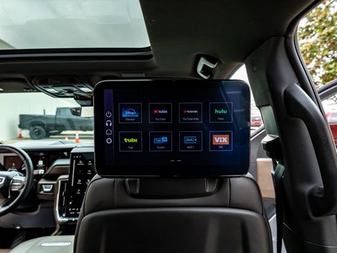 Used 2025 GMC Yukon XL Denali Ultimate image 32