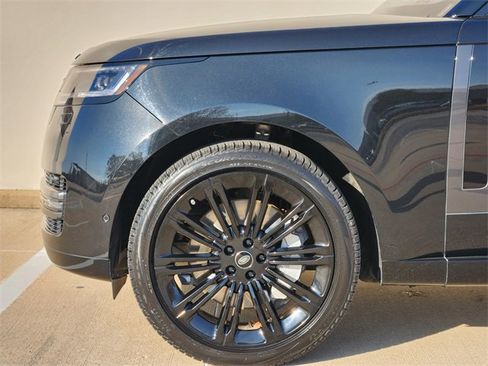 Used 2023 Land Rover Range Rover SE image 9