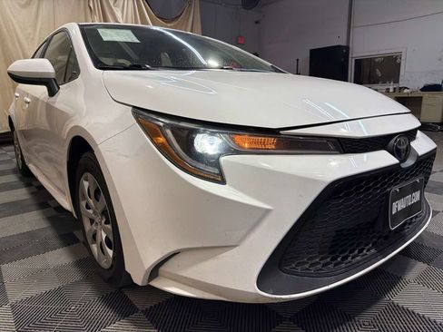 Used 2022 Toyota Corolla LE FWD image 6