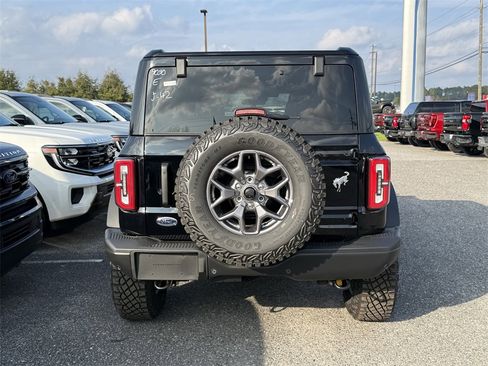 New 2025 Ford Bronco Badlands image 6