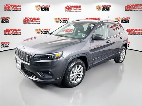 Used 2021 Jeep Cherokee Latitude Plus image 12