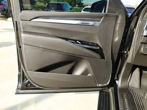 Used 2025 Cadillac Escalade V w/ LPO, Floor Liner Package image 33