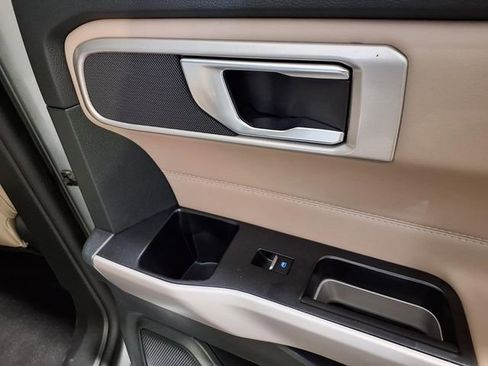 Used 2024 Ford Explorer XLT w/ Equipment Group 202A image 29