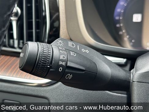 Used 2023 Volvo XC60 B5 Plus AWD/4WD image 33