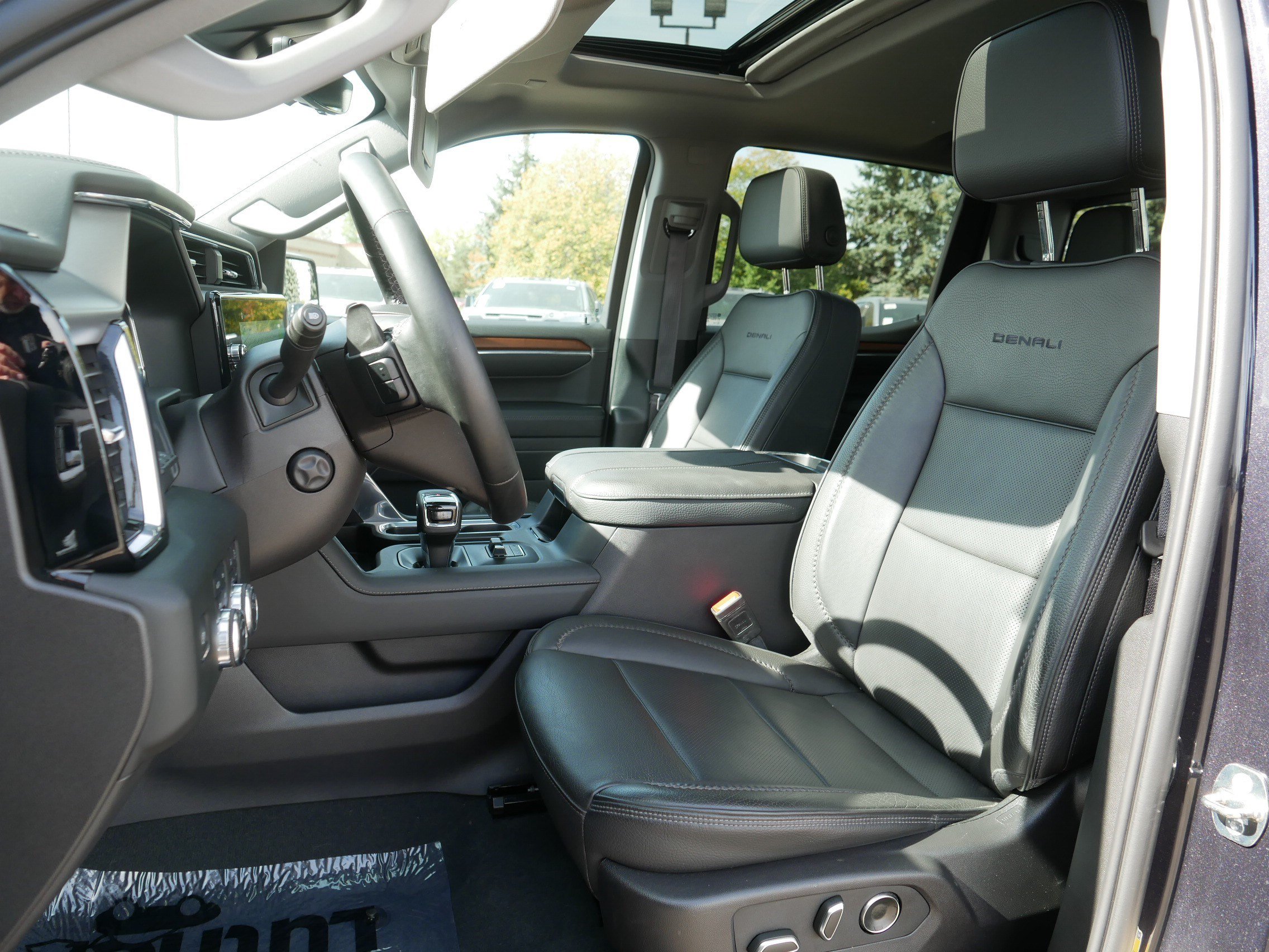 Used 2024 GMC Sierra 1500 Denali w/ Denali Reserve Package AWD/4WD image 34