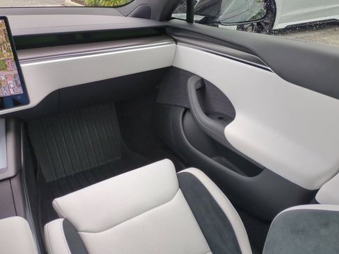 Used 2024 Tesla Model S Plaid image 16