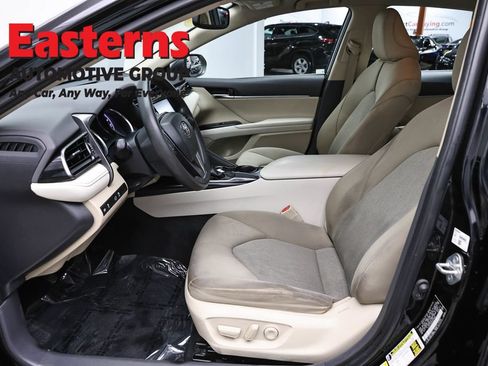 Used 2019 Toyota Camry LE w/ Convenience Package FWD image 14