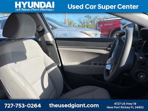 Used 2019 Hyundai Elantra SE image 8