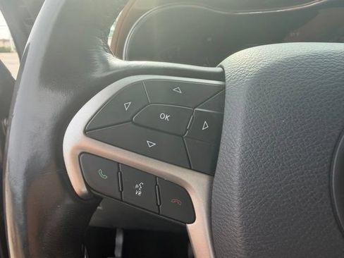 Used 2020 Jeep Grand Cherokee Overland AWD/4WD image 19