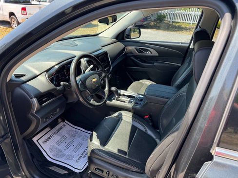 Used 2019 Chevrolet Traverse LT w/ LPO, Floor Liner Package AWD/4WD image 9