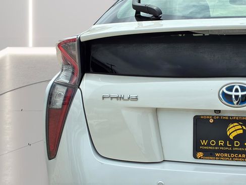Used 2018 Toyota Prius Four Touring FWD image 28