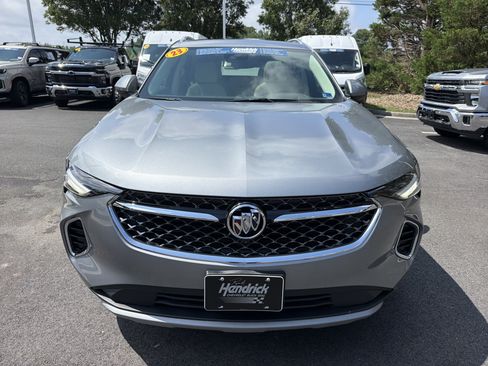Used 2023 Buick Envision Avenir FWD image 3