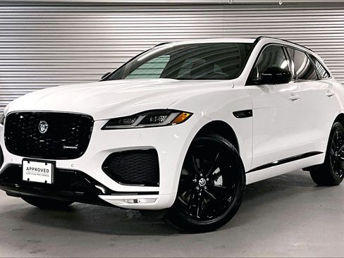 Used 2025 Jaguar F-PACE R-Dynamic S image 1