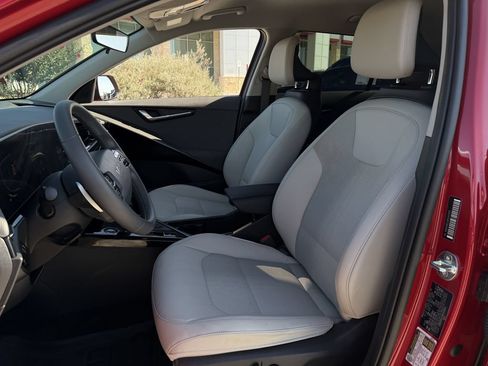 Used 2024 Kia Niro EX FWD image 25