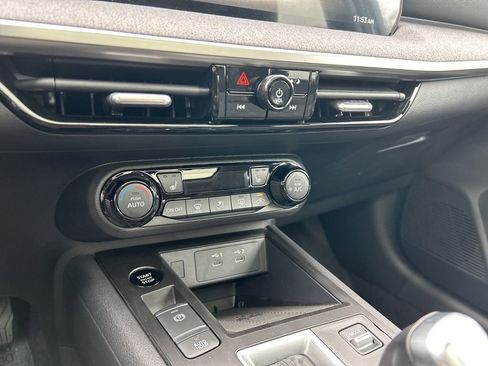 New 2026 Nissan Kicks SV w/ SV Premium Package FWD image 35