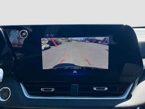Used 2026 Chevrolet Equinox LT FWD image 14