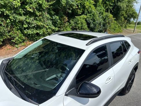 Used 2025 Chevrolet Trax ACTIV w/ Sunroof Package FWD image 8