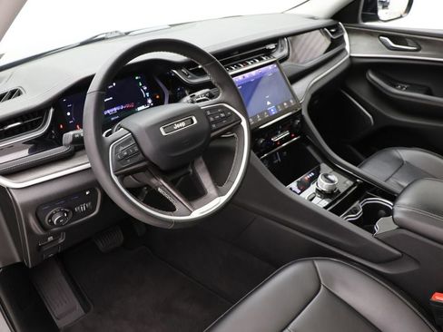 Used 2023 Jeep Grand Cherokee 4WD 4xe image 14