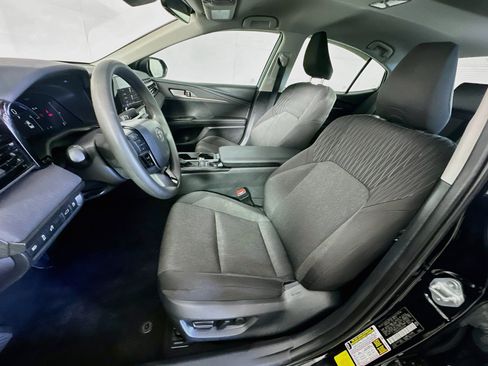 Used 2025 Toyota Camry LE w/ Convenience Package FWD image 13