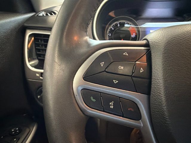 Used 2022 Jeep Cherokee Limited AWD/4WD image 32