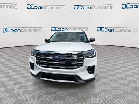 New 2026 Ford Explorer Active w/ Active Comfort Package AWD/4WD image 3