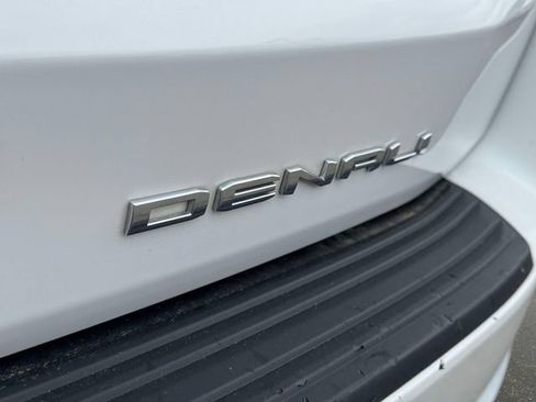 Used 2023 GMC Yukon Denali AWD/4WD image 11