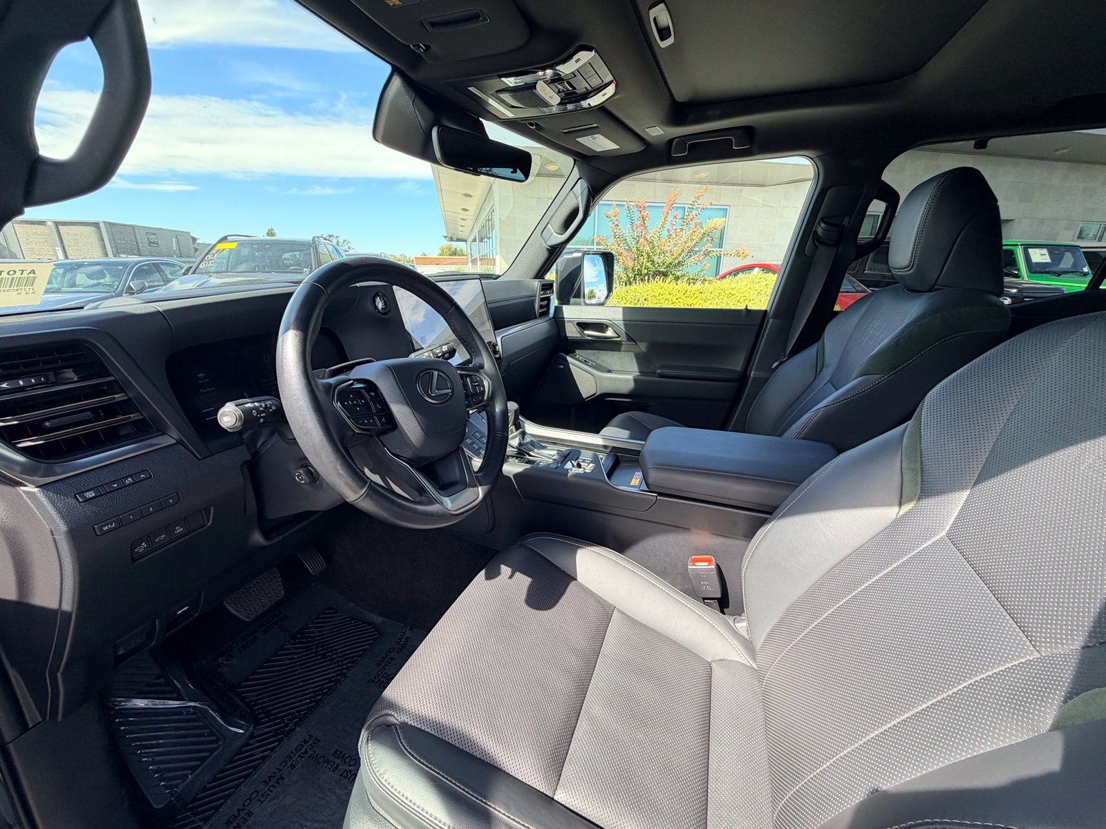 Used 2024 Lexus GX 550 AWD/4WD image 4