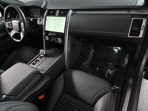 Used 2026 Land Rover Discovery Limited Edition AWD/4WD image 21