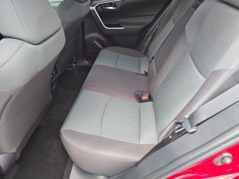 Used 2025 Toyota RAV4 XLE w/ Convenience Package FWD image 17