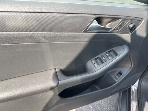 Used 2016 Volkswagen Jetta S FWD image 25