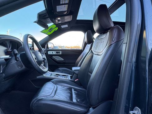 Used 2022 Ford Explorer Platinum w/ Equipment Group 601A image 18