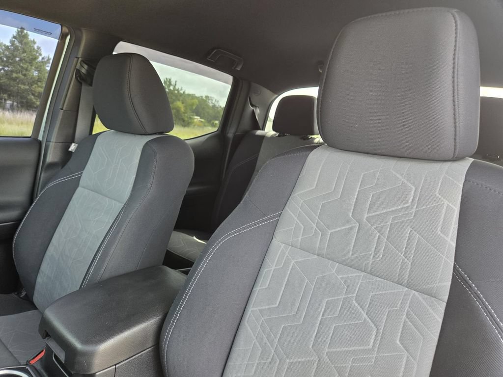 Used 2020 Toyota Tacoma TRD Off-Road AWD/4WD image 24