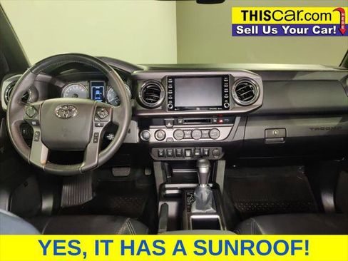 Used 2022 Toyota Tacoma TRD Off-Road w/ TRD Premium Off Road Package AWD/4WD image 12