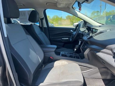 Used 2017 Ford Escape SE w/ Equipment Group 201A FWD image 8