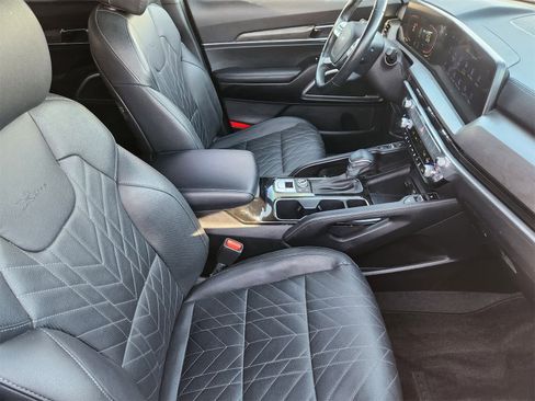 Used 2024 Kia Telluride EX X-Line image 14