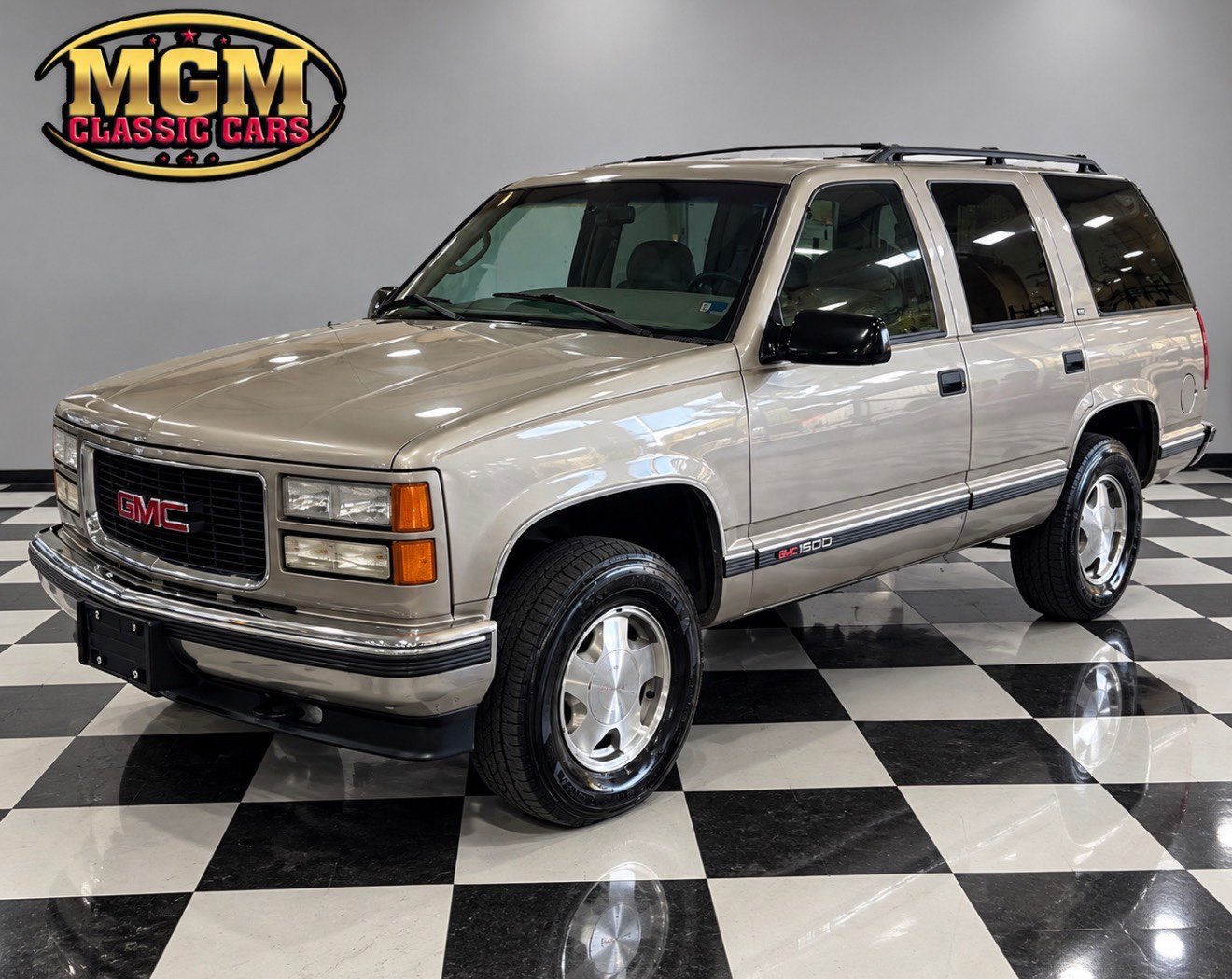 Used 1999 GMC Yukon 4WD 4-Door image 1