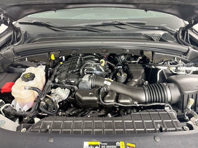 Used 2023 Jeep Grand Cherokee L Limited AWD/4WD image 29