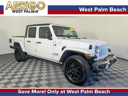 Certified 2023 Jeep Gladiator Overland image 1