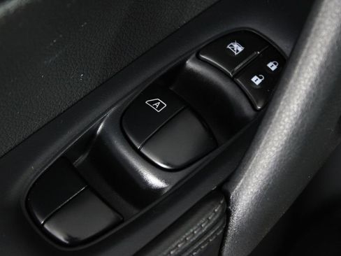 Certified 2019 Nissan Rogue S FWD image 22