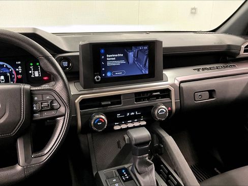 Used 2025 Toyota Tacoma SR5 AWD/4WD image 7