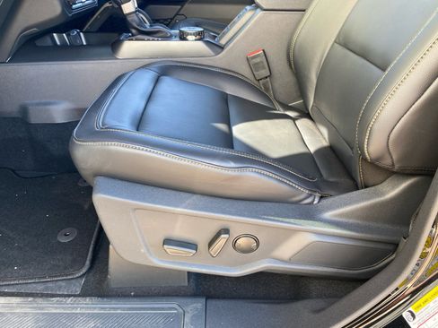 New 2025 Ford Bronco Badlands image 13